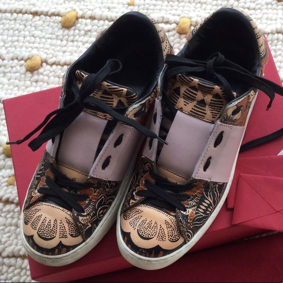 Valentino Sneakers Size38